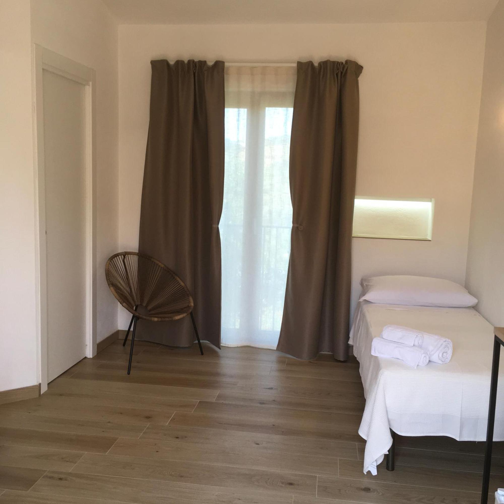 Agriturismo Adenzia 恩佩多克莱港 外观 照片