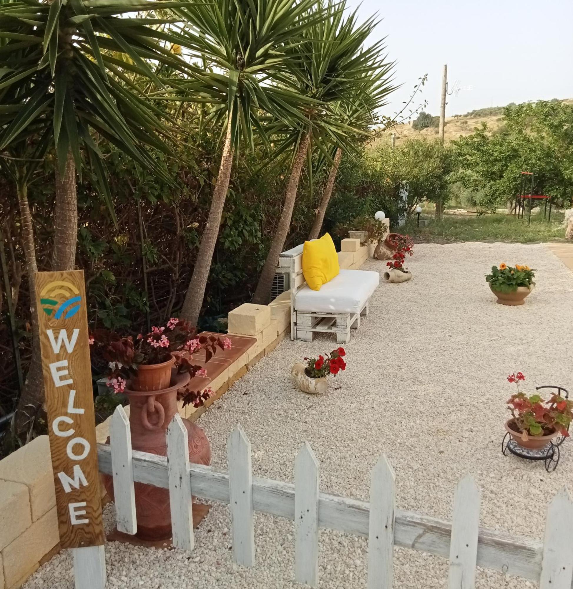 Agriturismo Adenzia 恩佩多克莱港 外观 照片