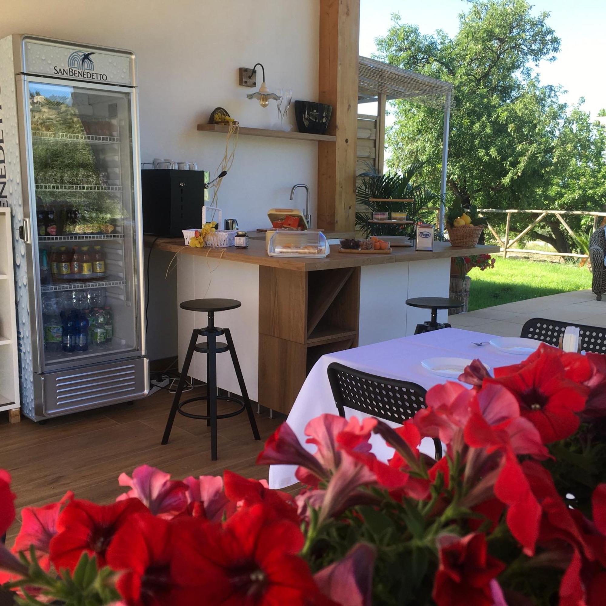 Agriturismo Adenzia 恩佩多克莱港 外观 照片