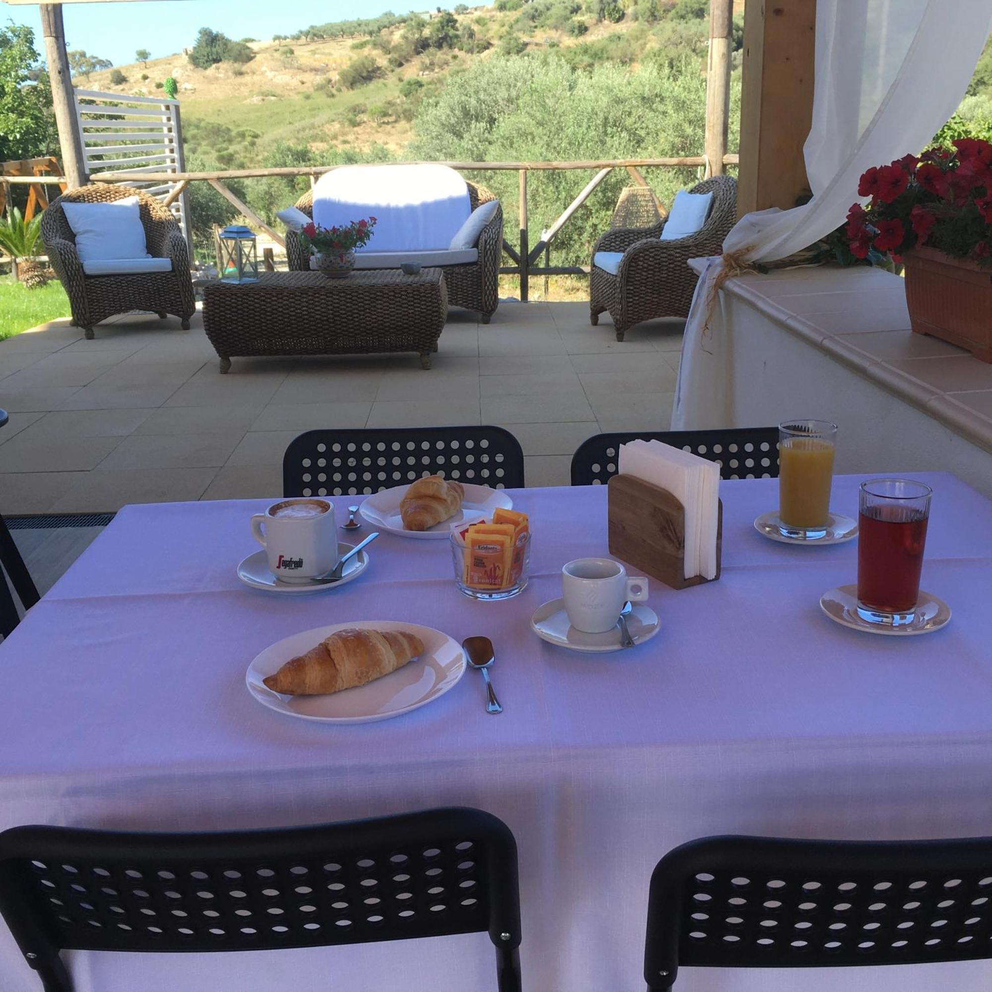 Agriturismo Adenzia 恩佩多克莱港 外观 照片
